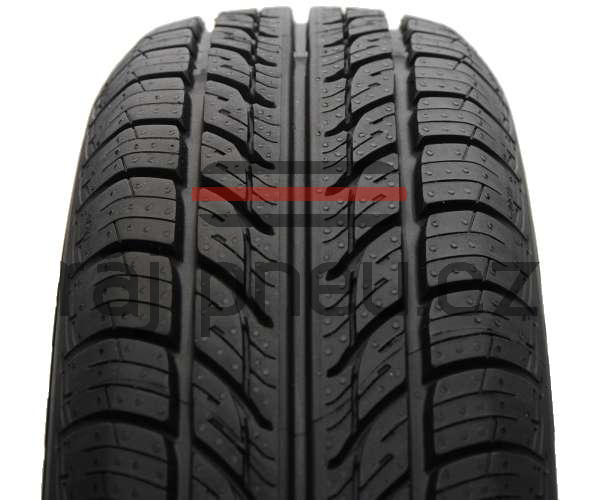 Neumático Kormoran 175/65 R14 82T - Invierno Para Turismo, Modelo Road Ko